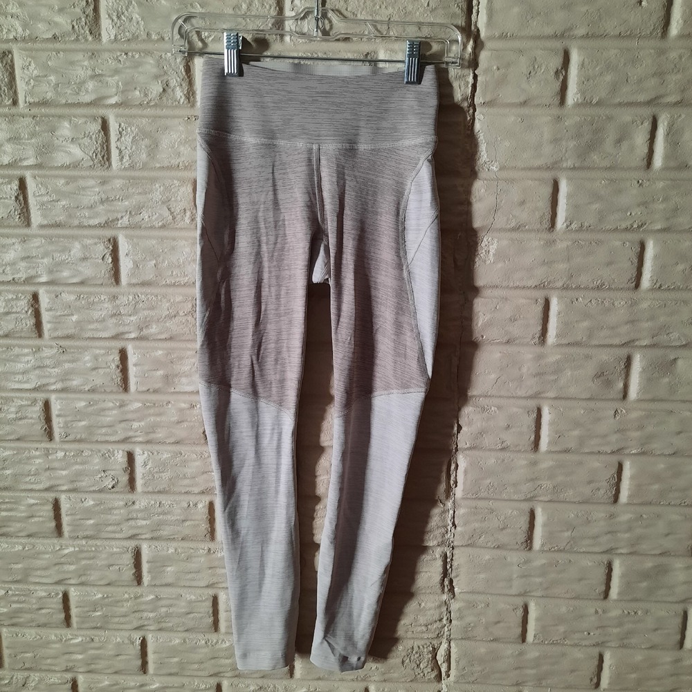 Outdoor Voices Leggings‎ Womens Size XS Cream Tan TechSweat 3/4 Crop Back Pocket